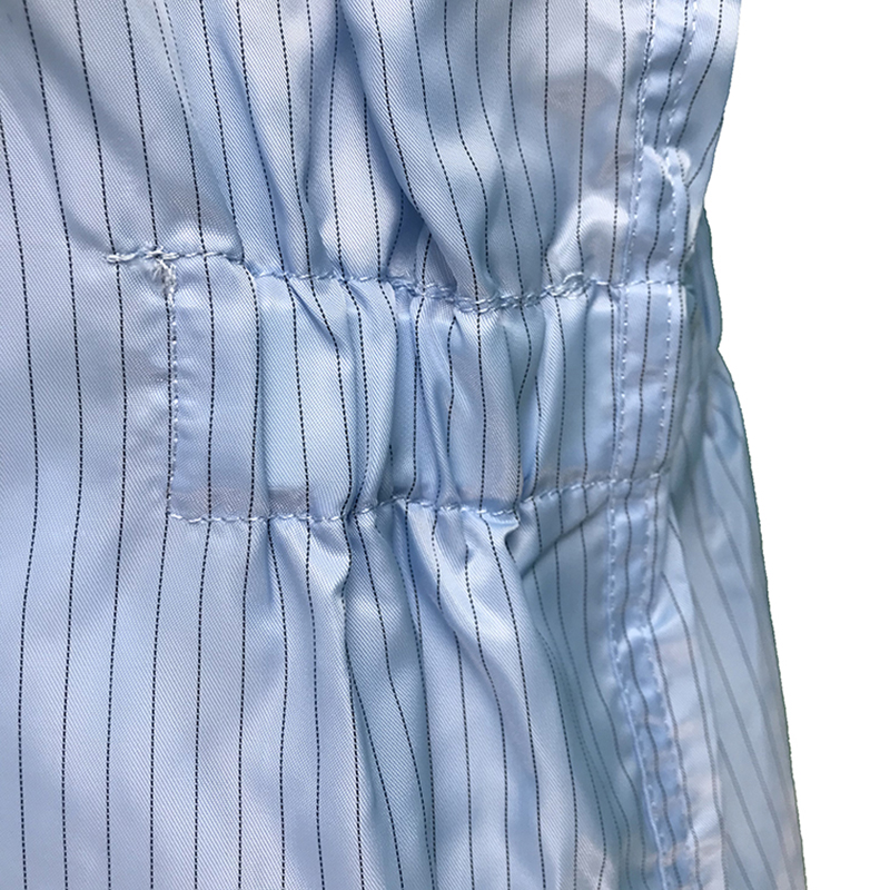 Staattisen seisovan kauluspuku